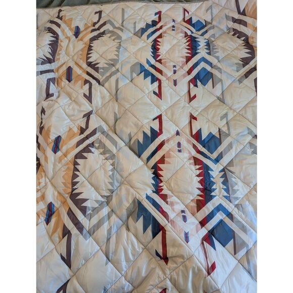 Pendleton Aztec Print Rectangle Square Packable Blanket Throw - Picture 1 of 5